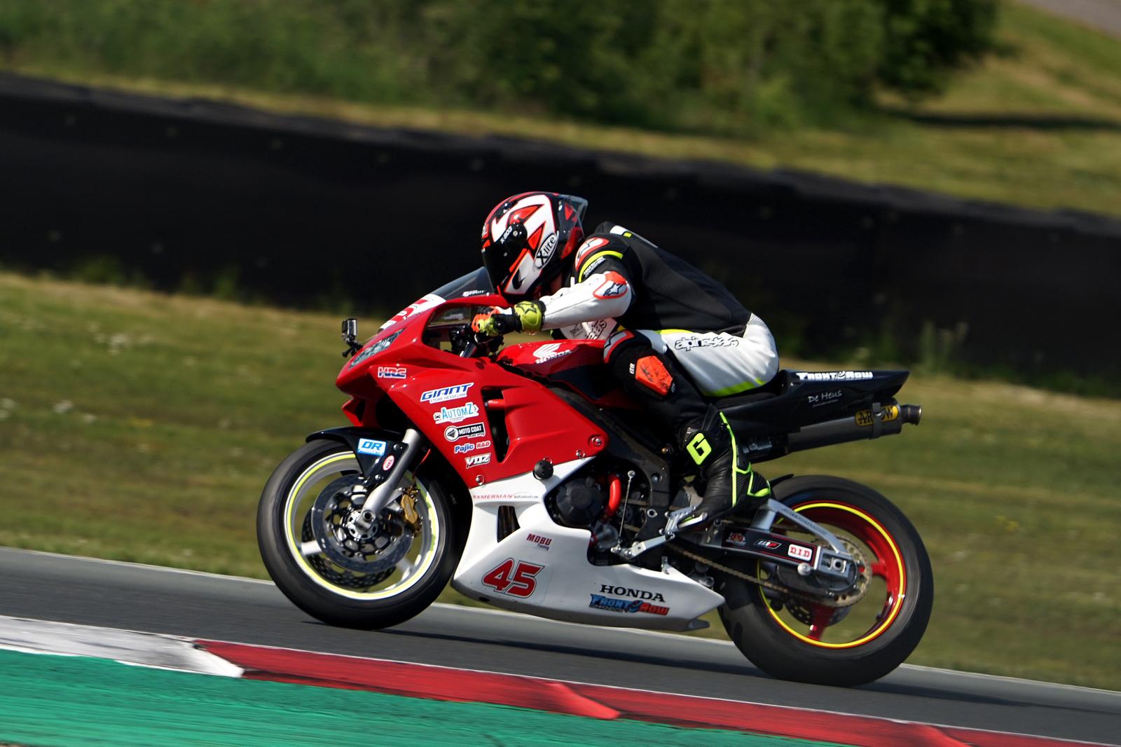 Bandenservice voor straat en circuit